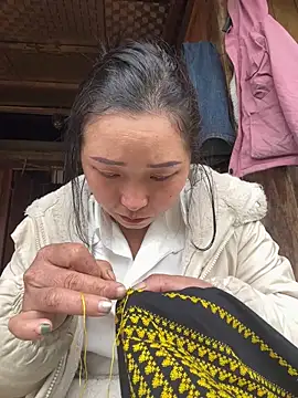 miemie-xx online show from December 2025 02:28:02 AM