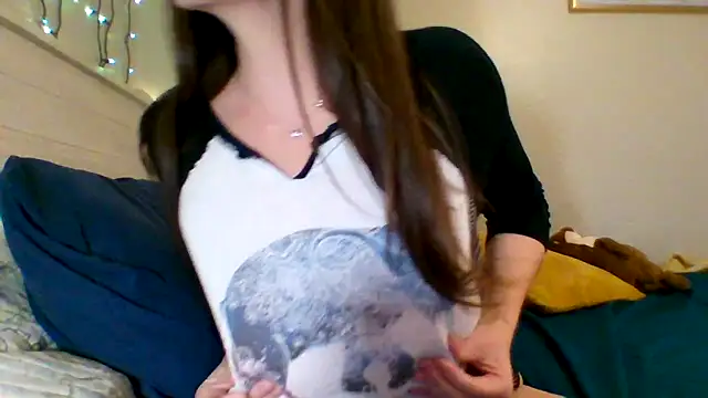 Snapshot of easy_briezy chatting on November 2025 11:37:02 PM easy briezy online show from November 2025 11:37:02 PM