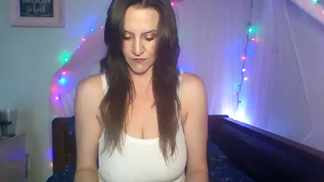 Snapshot of easy_briezy chatting on November 2025 09:03:02 PM easy briezy online show from November 2025 09:03:02 PM