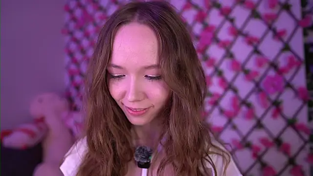 Petite Polly online show from November 2025 06:07:02 PM