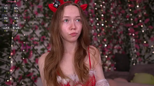 Petite Polly online show from December 2025 06:04:01 PM