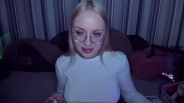 CeaneLino online show from February 2026 06:27:01 PM