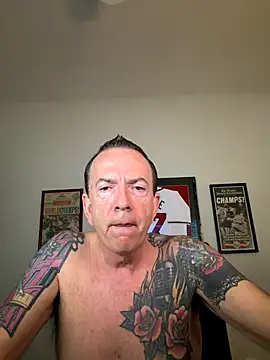 Snapshot of Crazy_Mike1 chatting on October 2025 01:08:01 PM Crazy Mike1 online show from October 2025 01:08:01 PM