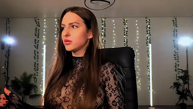 Snapshot of Alicia_art_ chatting on November 2025 07:57:01 PM Alicia art online show from November 2025 07:57:01 PM