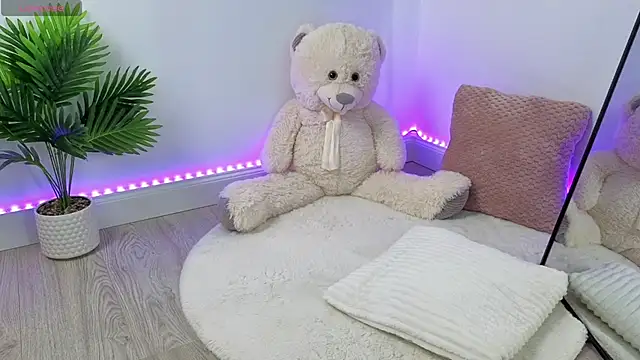 Alexaaa01  online show from October 2025 12:50:02 PM
