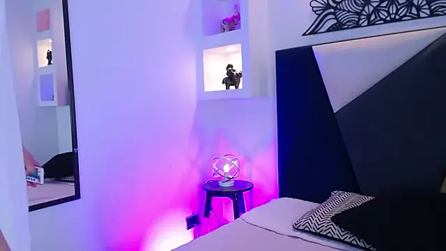 Emo Boy  online show from February 2026 08:07:02 PM