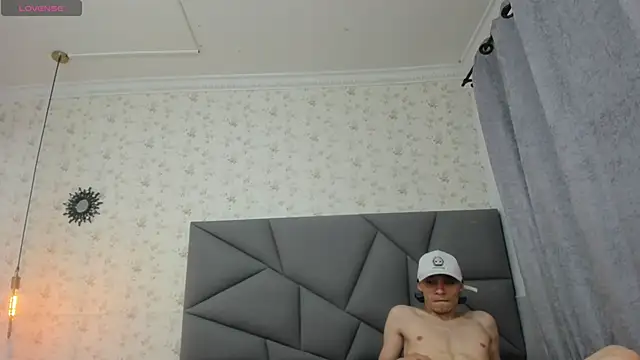 nicollandjhon online show from February 2026 11:49:02 AM