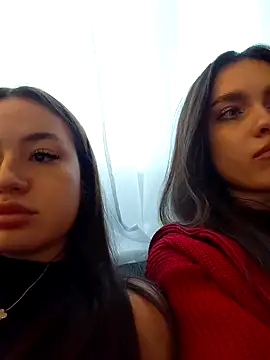 MayaGlow online show from November 2025 05:28:02 AM