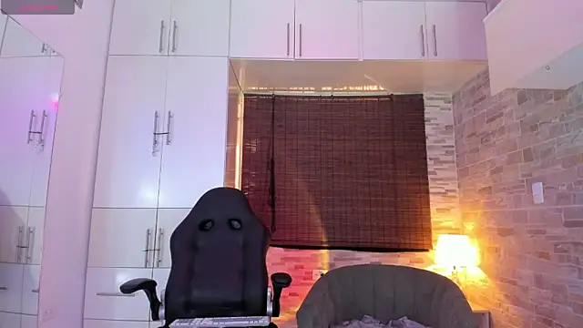 CherryCurl  online show from November 2025 04:18:01 PM