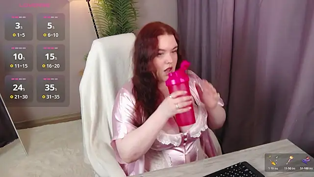 IvorySnowW online show from November 2025 01:55:01 PM