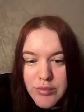 IvorySnowW online show from December 2025 06:36:02 PM