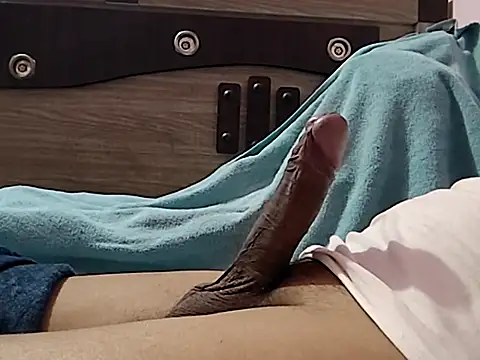 Snapshot of vickymtrb chatting on February 2026 07:53:01 PM vickymtrb online show from February 2026 07:53:01 PM