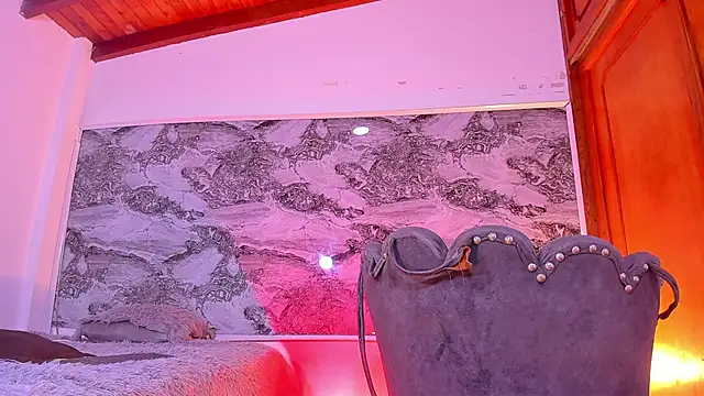 Ethan thouse online show from December 2025 08:15:02 PM