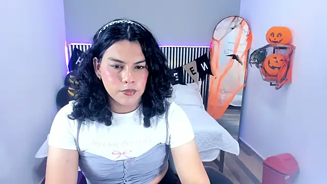 Little Alli online show from October 2025 08:32:01 PM