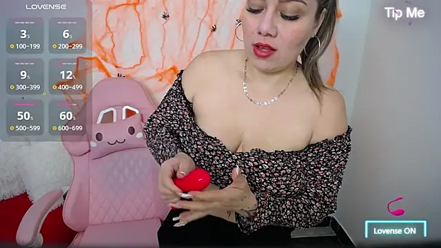 Snapshot of Isabella_wish1 chatting on October 2025 01:54:02 PM Isabella wish1 online show from October 2025 01:54:02 PM