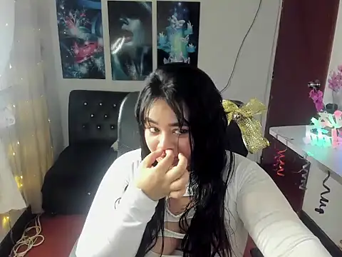 oliviia cute online show from November 2025 05:50:02 AM