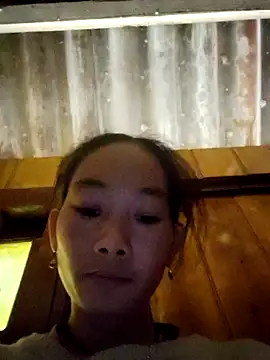 gio-thu online show from October 2025 02:22:02 AM