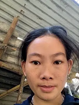 gio-thu online show from November 2025 05:40:02 AM