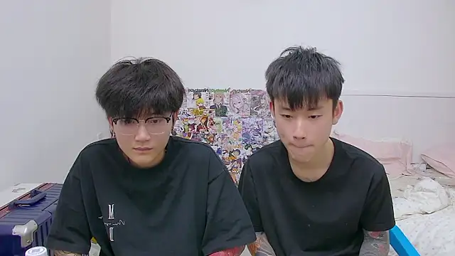 KK-cuteboy online show from May 2026 12:58:01 PM