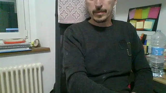 Snapshot of Kawayleo chatting on April 2026 12:47:01 PM Kawayleo online show from April 2026 12:47:01 PM