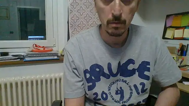 Snapshot of Kawayleo chatting on May 2026 02:13:01 PM Kawayleo online show from May 2026 02:13:01 PM
