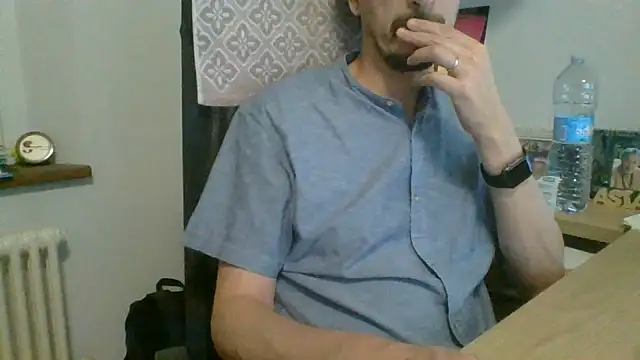 Snapshot of Kawayleo chatting on June 2026 09:18:01 PM Kawayleo online show from June 2026 09:18:01 PM