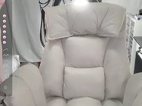 QiQi-779 online show from October 2025 04:44:01 AM