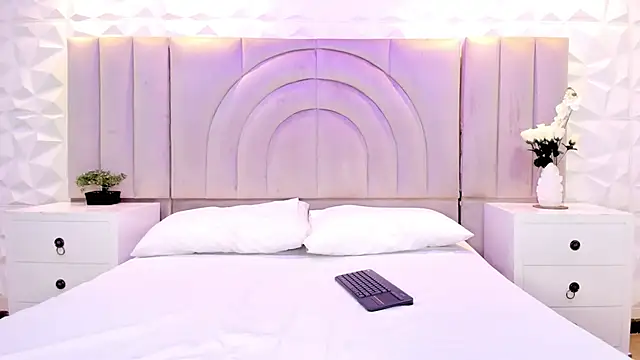 rebeca brown  online show from November 2025 12:07:01 PM