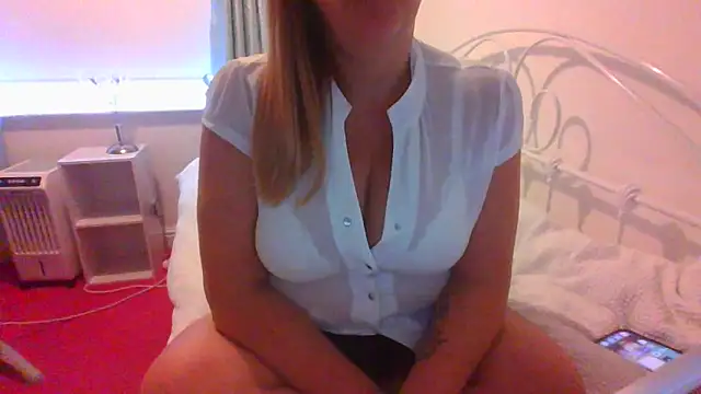 BbwGreenEyes69  online show from October 2025 08:01:01 AM