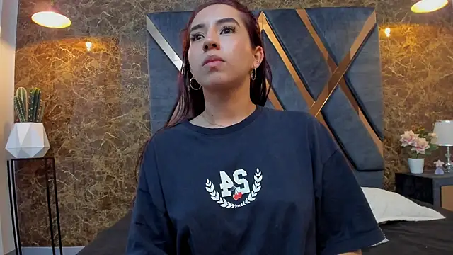 Vittoria Conti  online show from November 2025 05:13:02 PM