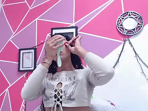 Tifany Adams online show from October 2025 08:14:02 PM