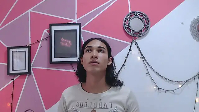 Tifany Adams online show from November 2025 08:31:01 PM