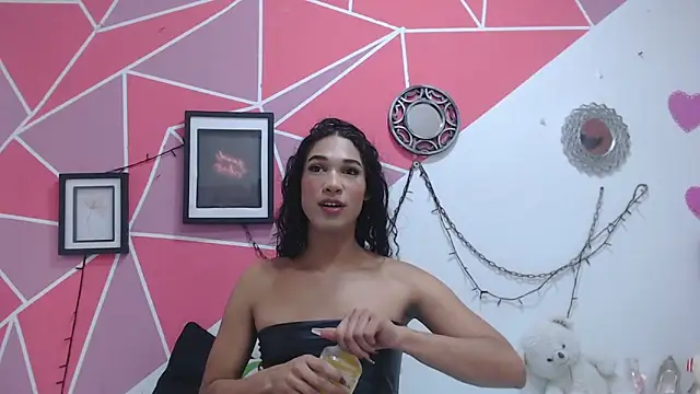 Tifany Adams online show from November 2025 08:43:01 PM