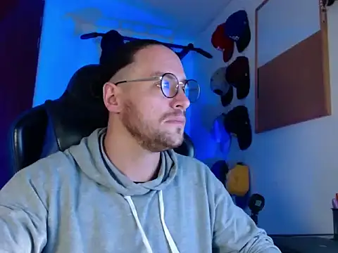 kurt xx online show from November 2025 02:39:02 PM