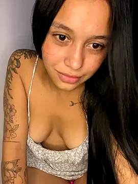 Snapshot of SoyLia233 chatting on November 2025 05:46:01 AM SoyLia233 online show from November 2025 05:46:01 AM