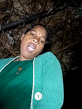 Cutsedi3 online show from November 2025 11:32:01 PM