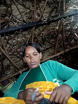 Cutsedi3 online show from November 2025 09:36:01 PM