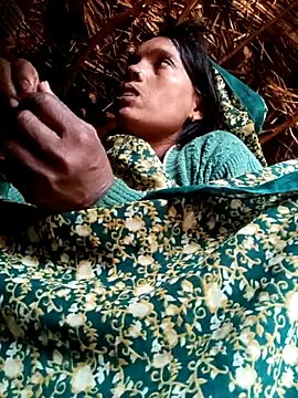 Cutsedi3 online show from November 2025 06:13:01 AM