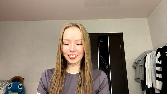 AntoniaMoravick online show from October 2025 07:07:02 PM