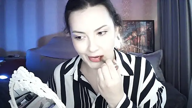 MoodieMira online show from June 2026 05:25:01 PM