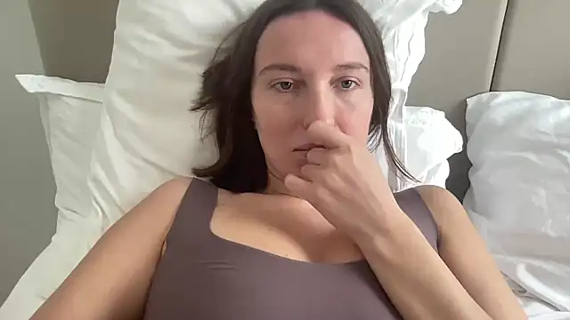 Snapshot of CArivora chatting on February 2026 12:15:02 PM CArivora online show from February 2026 12:15:02 PM