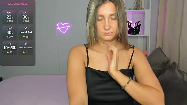 NikkiKiss   online show from October 2025 01:39:02 AM