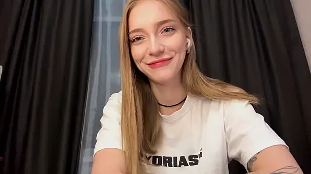 EvaPeace online show from October 2025 06:52:01 PM