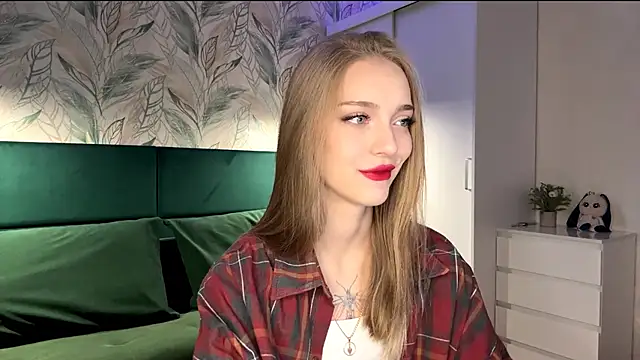 EvaPeace online show from October 2025 04:14:02 PM