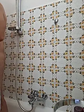 Snapshot of suisseitalie chatting on October 2025 06:30:02 PM suisseitalie online show from October 2025 06:30:02 PM