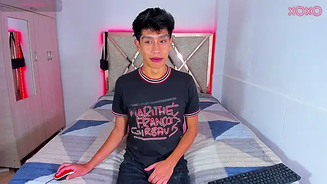 Jacovo2002 online show from October 2025 01:28:01 AM