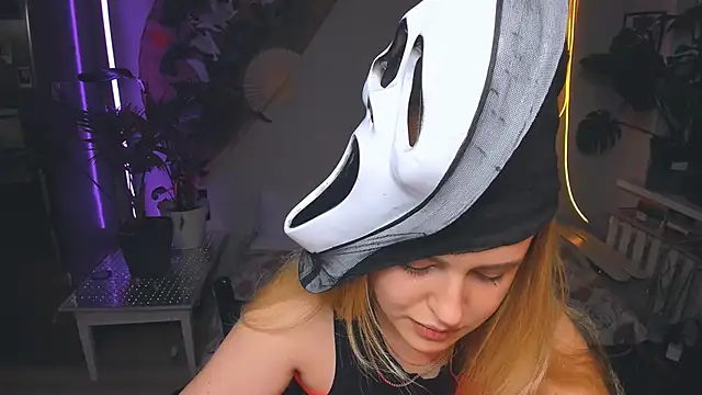 Alexa  Pirs online show from October 2025 03:47:02 PM