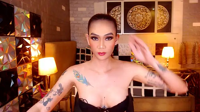 Snapshot of MeatyCockLuna chatting on December 2025 11:00:02 PM MeatyCockLuna online show from December 2025 11:00:02 PM