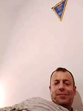 Snapshot of jjLARAY chatting on October 2025 08:57:02 AM jjLARAY online show from October 2025 08:57:02 AM