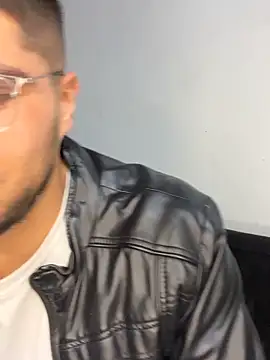 mirallesandbig online show from December 2025 12:51:01 AM